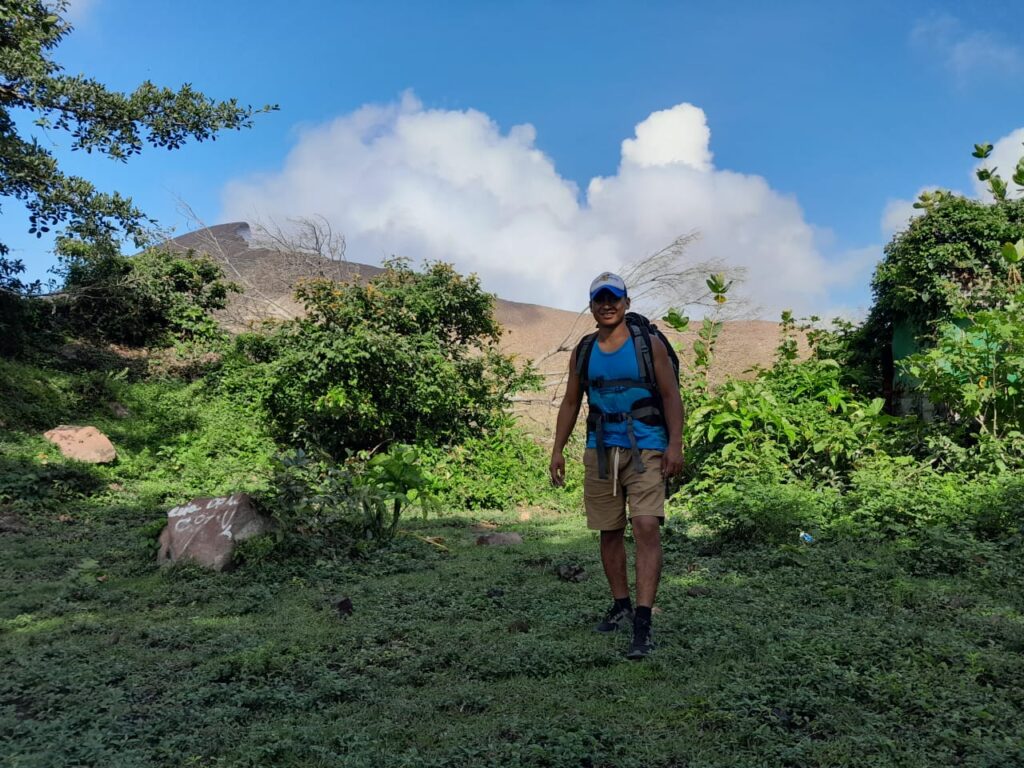 Climbing the Telica volcano