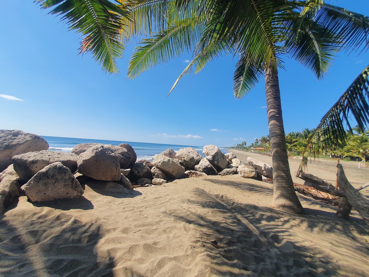 Travel to Cayos Perlas in Nicaragua with Mono Loco Adventures