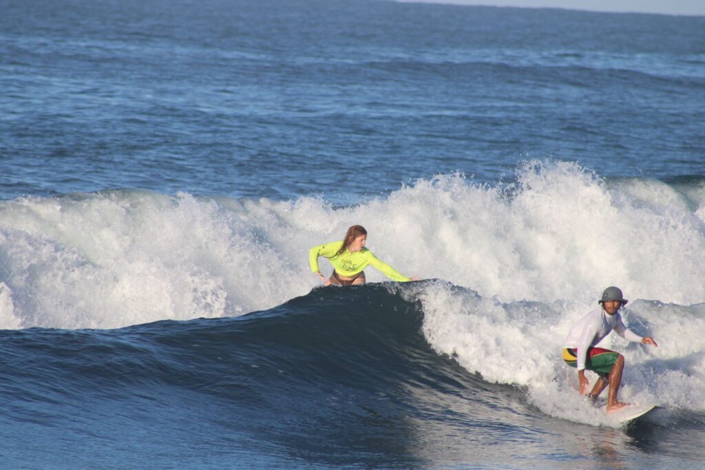 Surf Camp Las Penitas - Catching waves